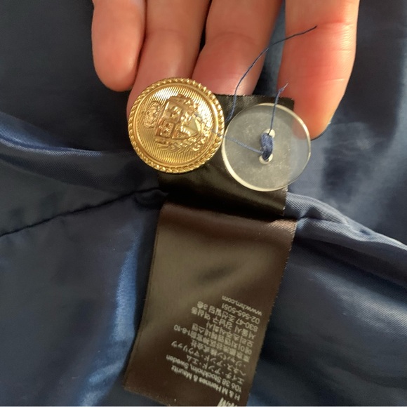 H&M | Navy double breasted blazer | Short length | Gold buttons - Picture 7 of 9